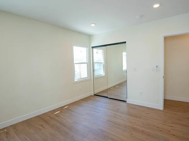 1038 S Westmoreland Ave #2 — Photo 12