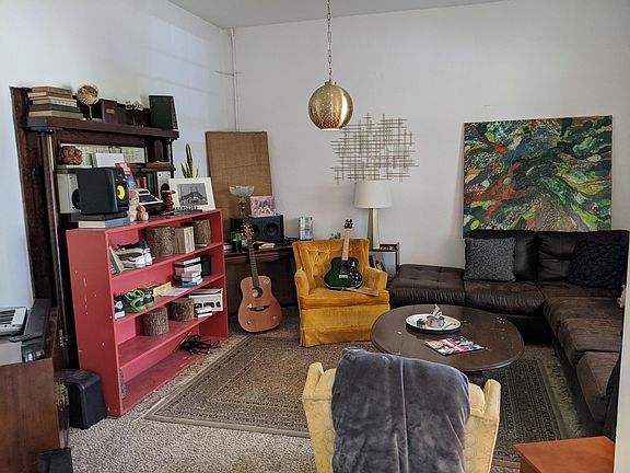 2nd image of 1540 Woodbine Ave APT 1