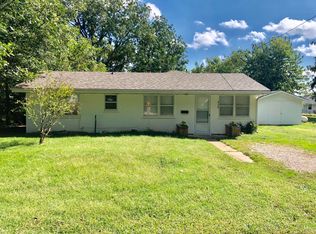 426 S Mill St, Marshfield, MO 65706