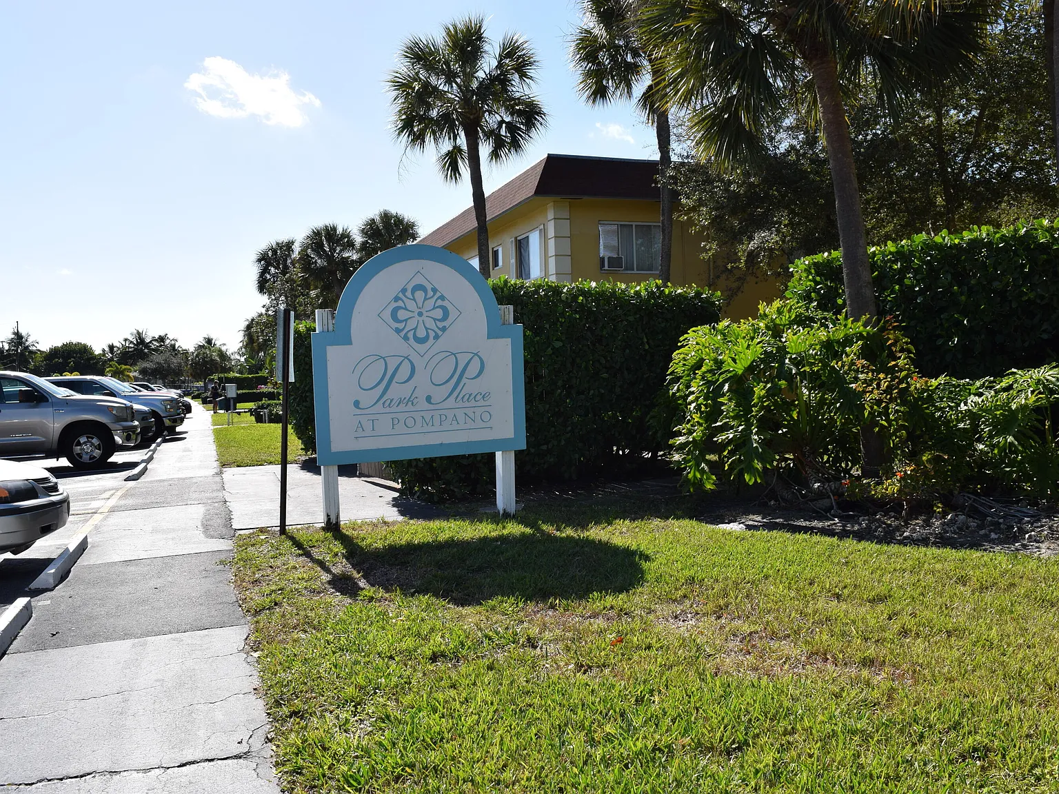 1 bed, 1.5 bath, 700 sqft, $1,500 — Photo 2
