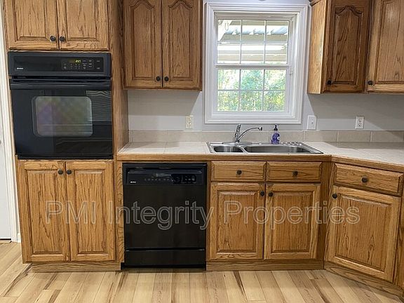 5th image of 139 Demette Dr