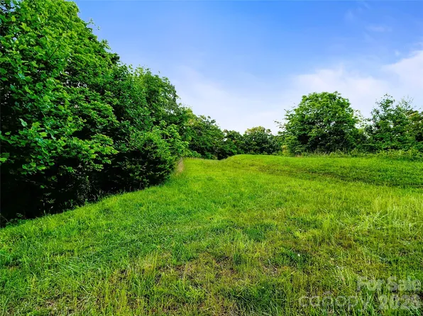 99999 Bear Creek Rd #38, Marshall, NC 28753