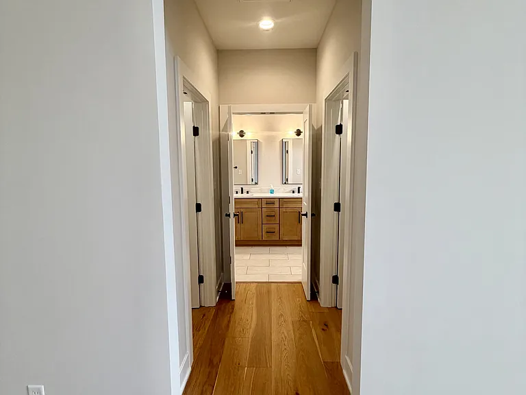 204 Crest Ridge Ct — Photo 25