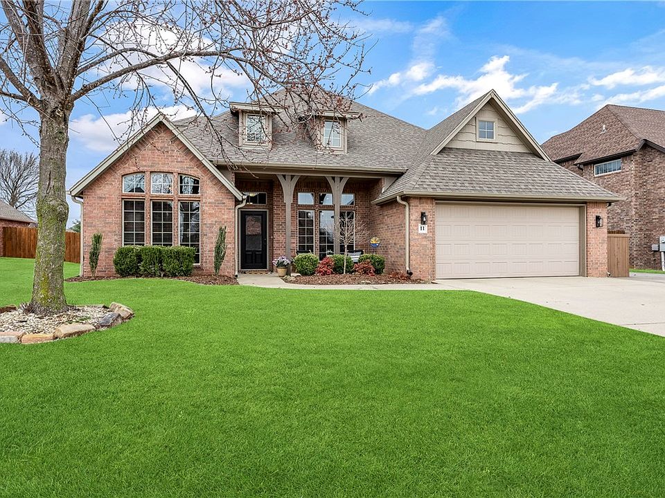 1st image of 11 NE Dawn Hills Dr