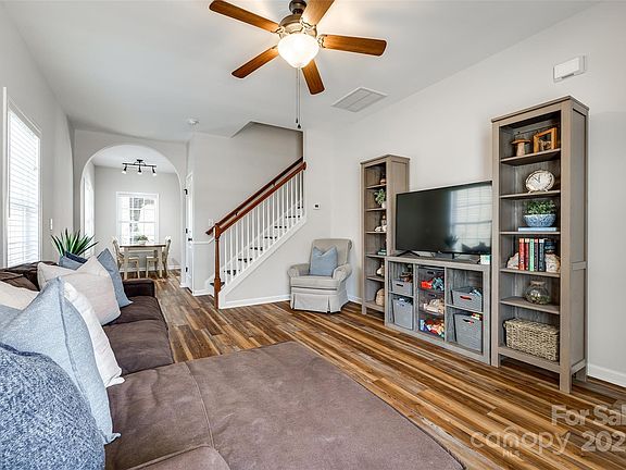 4th image of 265 Makayla Ct