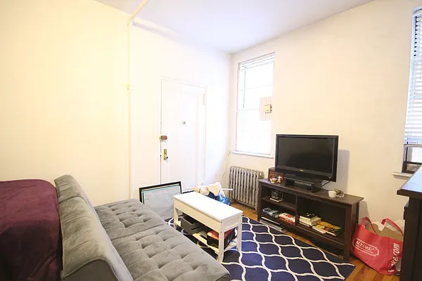 Rented by Dynamik Realty | media 21