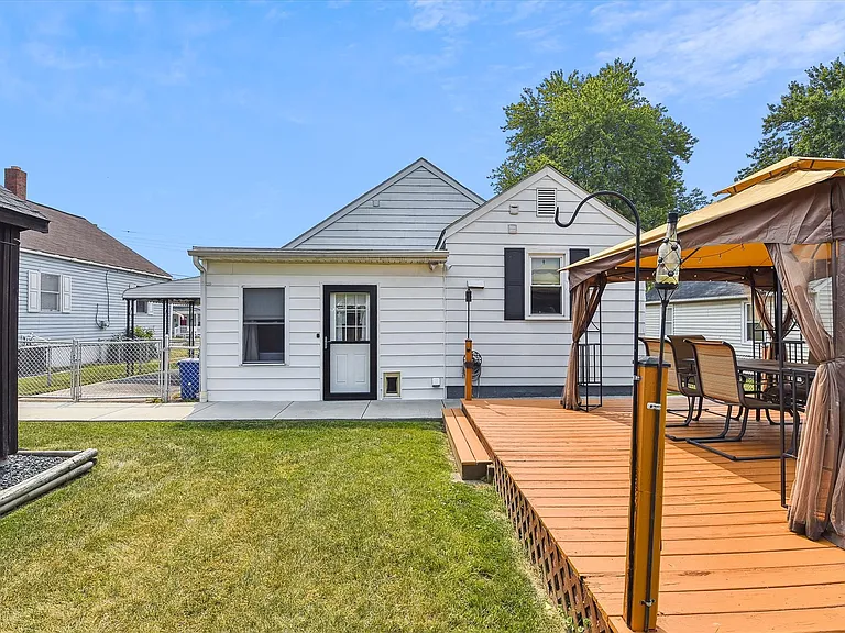 7611 Poplar Rd — Photo 15
