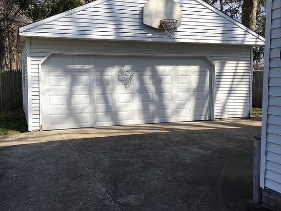 2nd image of 33881 Beach Park Ave