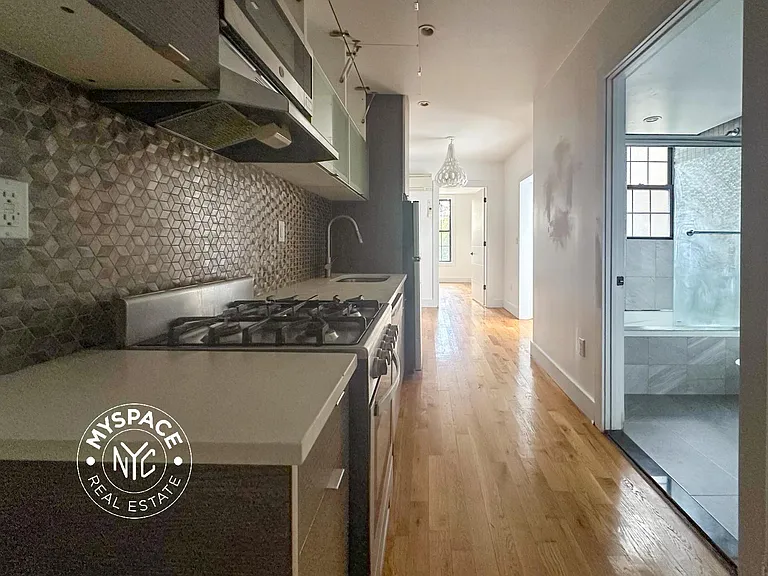 336 Chauncey St #1D — Photo 2