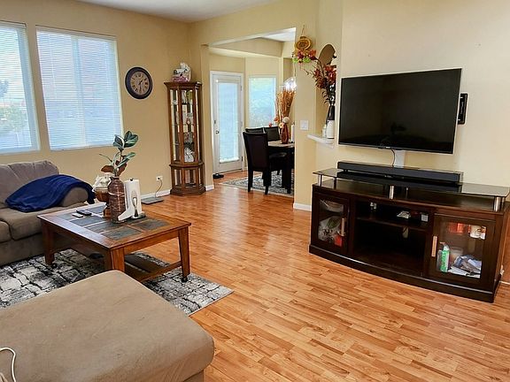 2nd image of 2371 Cove Ct