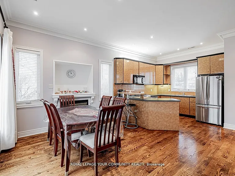 9 Robson Pl E — Photo 15