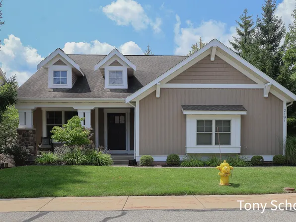 2191 N Greenstone Dr SE, Kentwood, MI 49546
