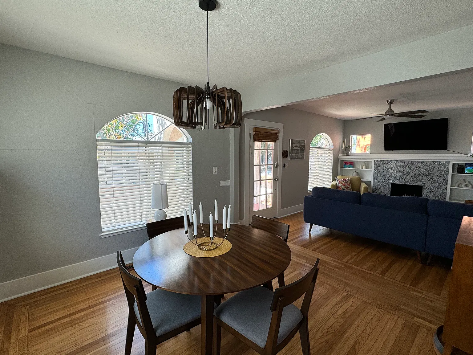 2 bed, 1064 sqft, $3,300 — Photo 3
