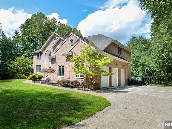 2nd image of 88 Dearborn Road