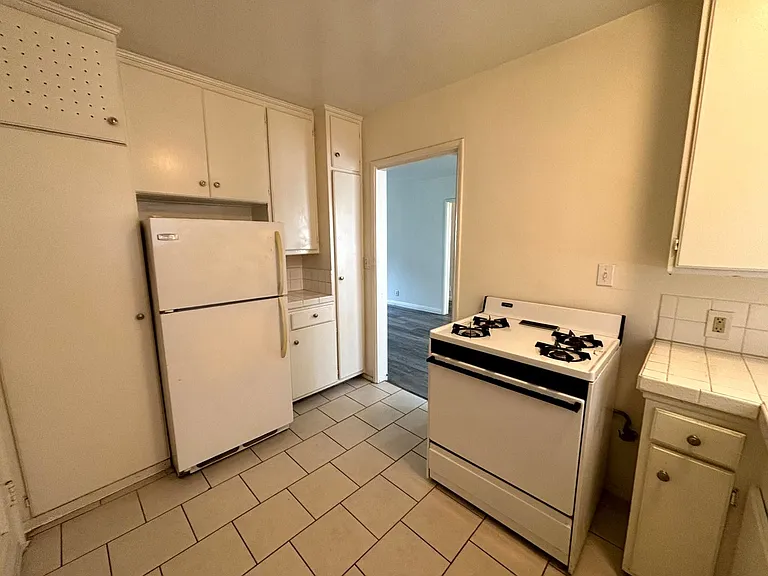 1935 Cloverfield Blvd — Photo 45