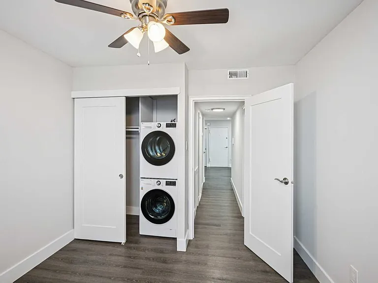 Domino Lane Apartments — Photo 7