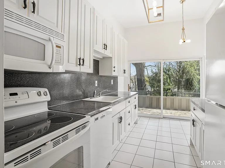 106 Southport Woods Dr #106 — Photo 6