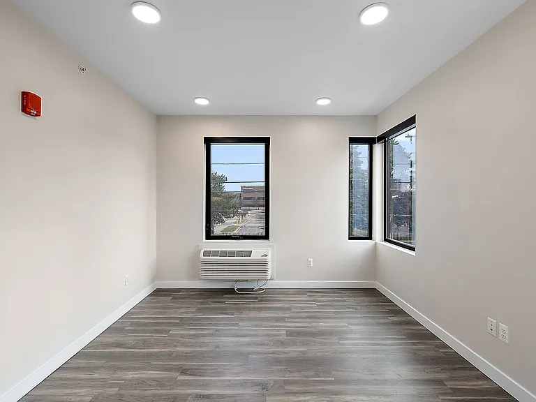 7631 E Lafayette St — Photo 35