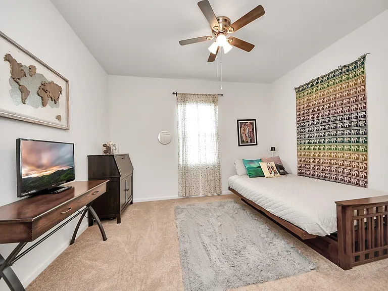 1024 Banyon Tree Ln — Photo 20