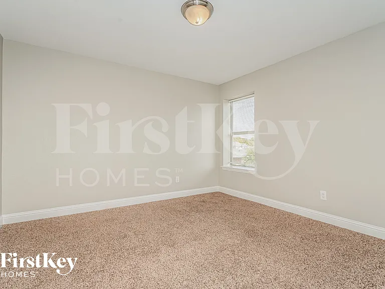1215 Jessie Ln — Photo 12