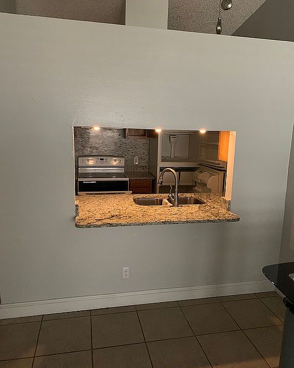1st image of 1007 E Mohawk Ave APT A