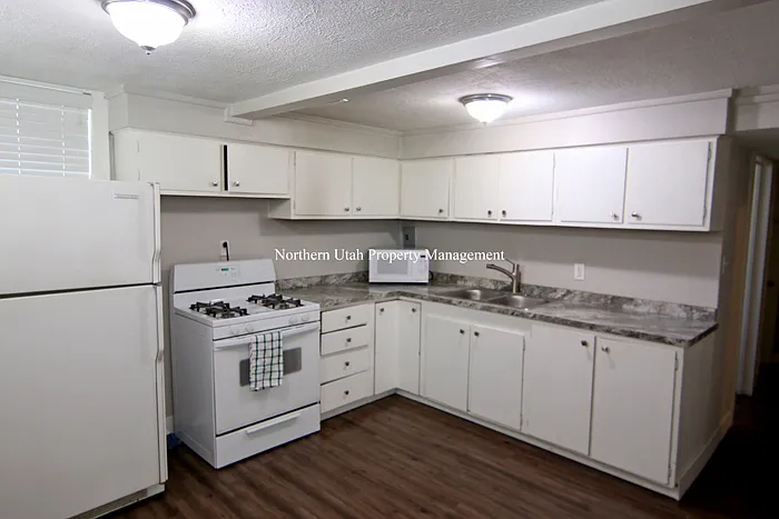 2 Kitchen_09222021