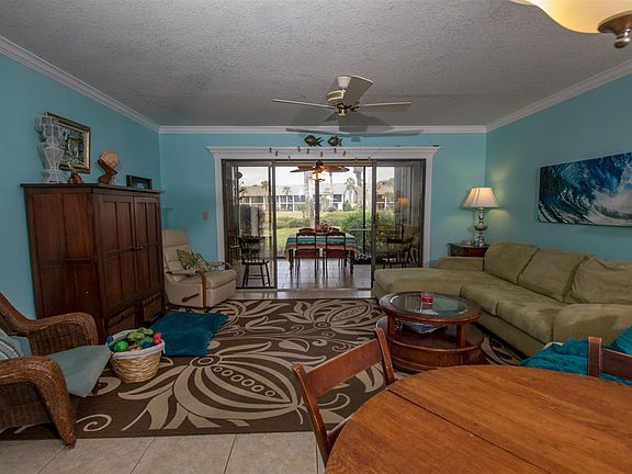 3rd image of 33 Village Del Lago Cir