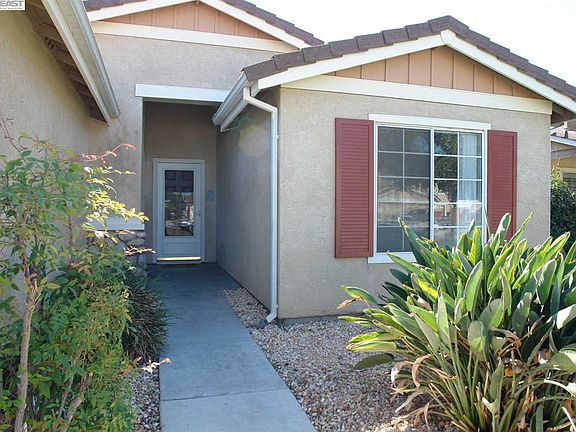 3rd image of 420 Glenbriar Cir