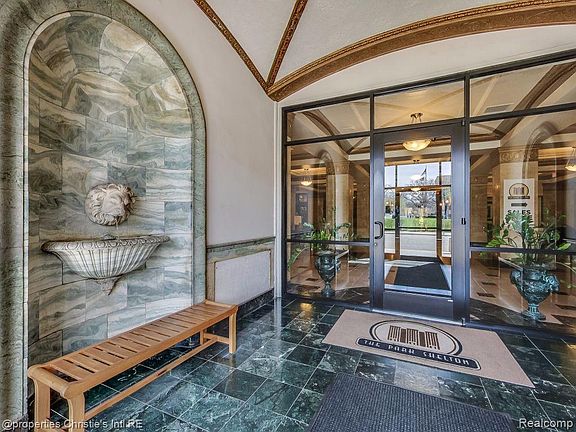 3rd image of 15 E Kirby St APT 811