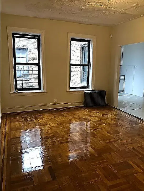 3015 Roberts Avenue — Photo 1