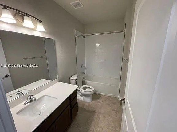 4th image of 1025 NW 5th St
