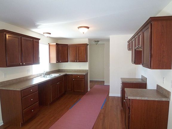 Eat-in Cherry Kitchen - Appliances Included