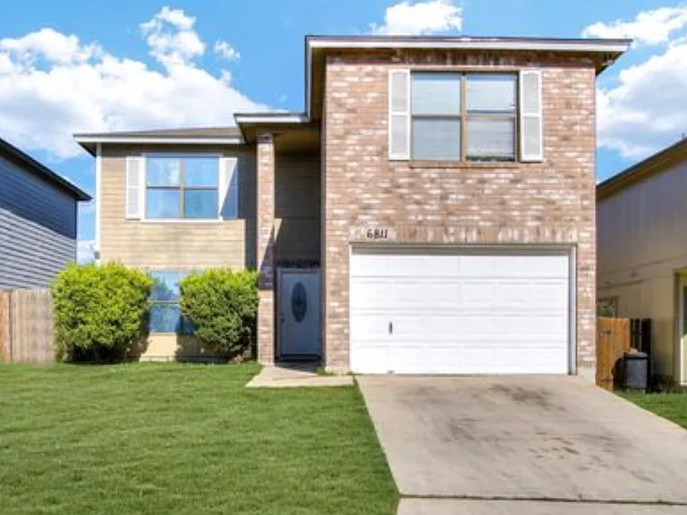 6811 Cape Meadow Dr — Photo 2