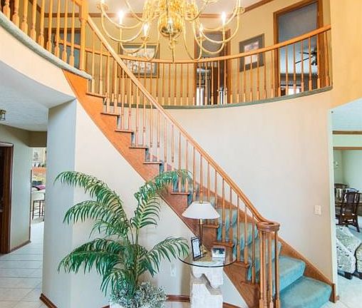 3rd image of 3059 Forest Lake Dr