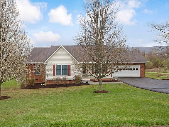 2nd image of 1511 Boxwood Dr