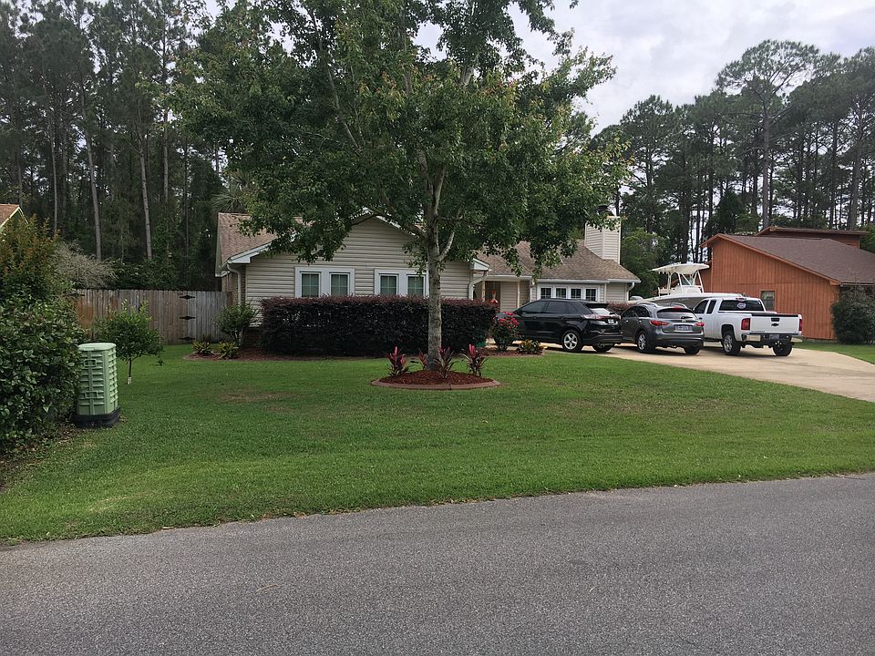 2nd image of 813 Ridgewood Cv W