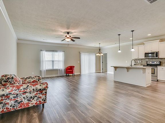 5th image of 220 Almond Drive