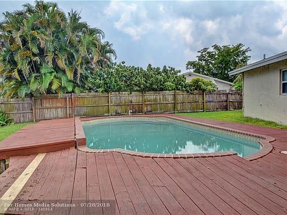 5th image of 7370 NW 38th Ct