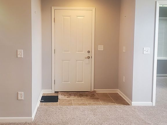 5th image of 9244 Elizabeth Ln