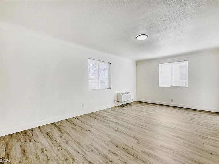 1014 N 4th St #1-10 — Photo 6