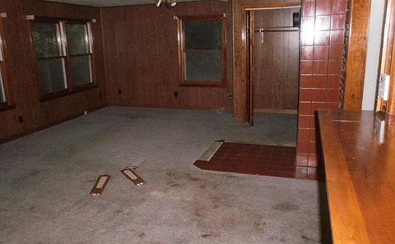 4th image of 2424 S Glenwood Ave