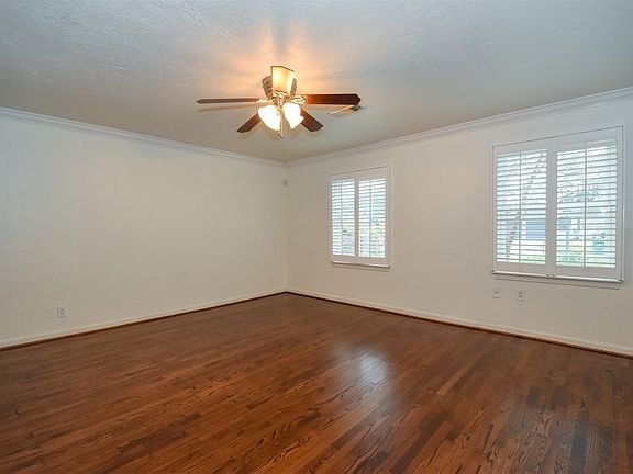 3rd image of 7206 Jalna St