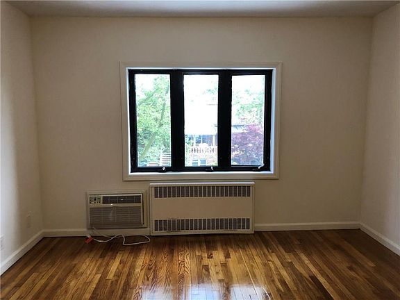 3rd image of 324 Bay 11 St