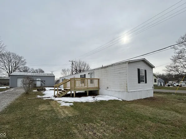 6725 N Robertson St, Freetown, IN 47235