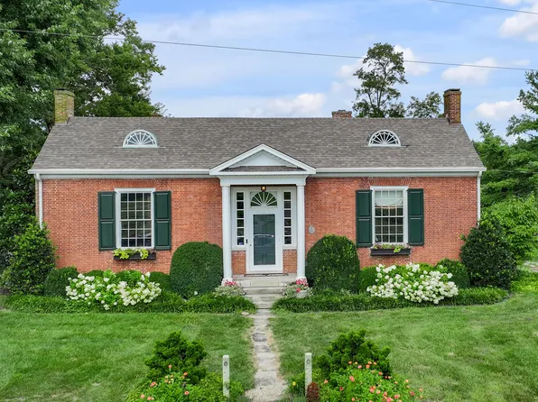 571 Russell Cave Rd, Paris, KY 40361