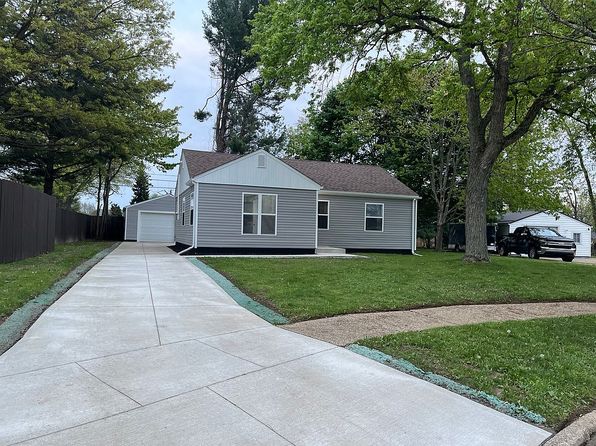 448 Carver St NW