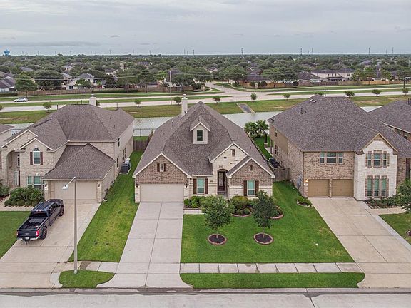 3rd image of 342 Woodway Dr