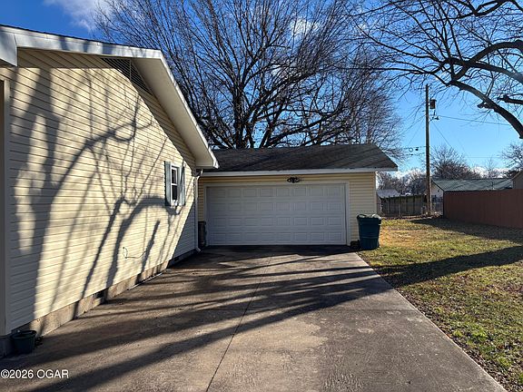 2nd image of 303 Highland Ave