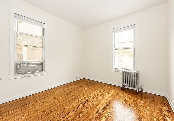 5th image of 30-52 35th St #1