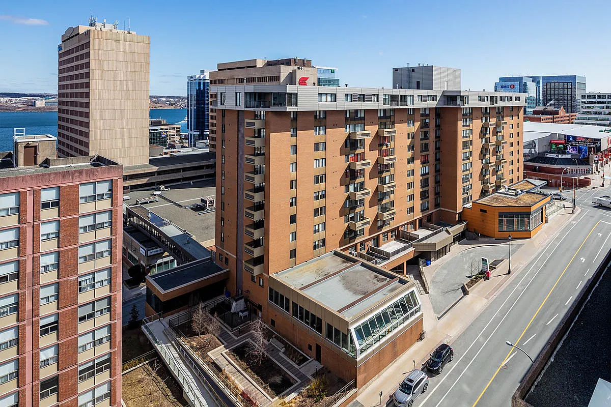 Halifax Apartments The Plaza — Photo 2